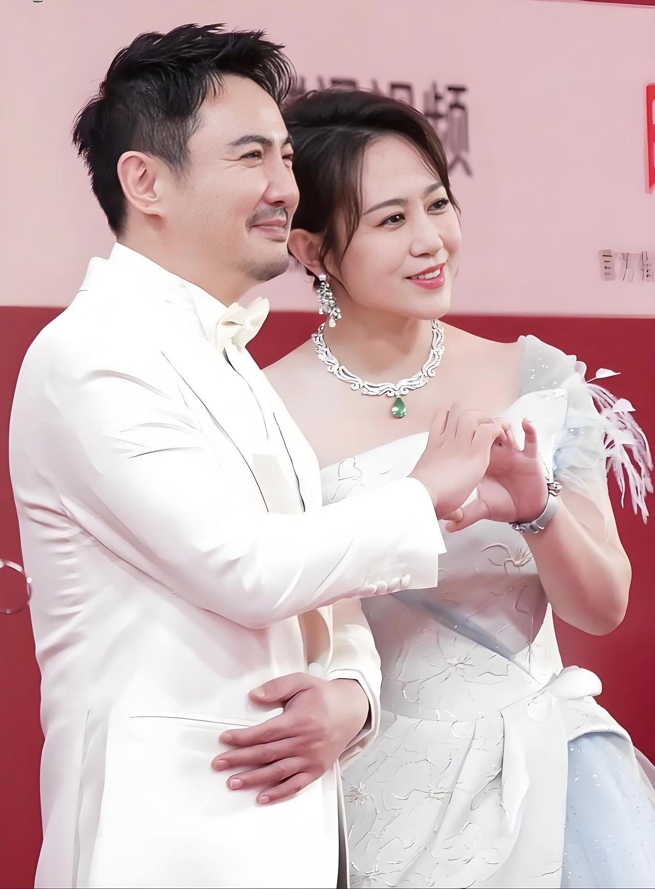 马丽现在肯定很后悔，后悔和沈腾合作了一场，不是他们演得不好，而是他们实在太默