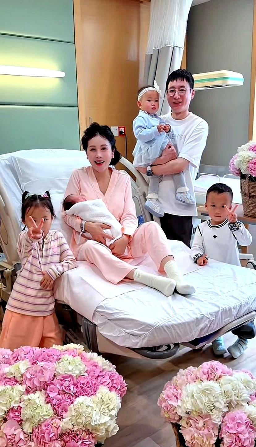 说实话，你见过产后三天家里就热闹得像过年一样的吗？宋玉希这刚生完宝宝，姐姐哥哥