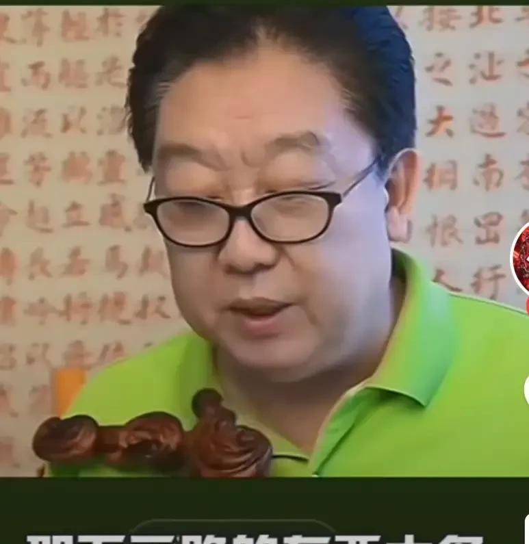 主流相声演员怒怼德云社。一个主流相声演员叫郑建，也开直播，说德云社的东西下三路
