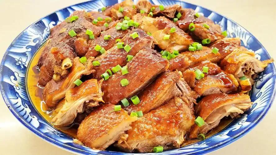 天气炎热，多吃鸭肉，温和滋补，腿脚有劲精神好，比羊牛肉还补！听说了吗？这大热
