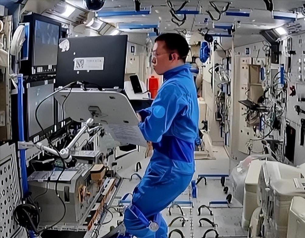 没想到神21乘组完成任务不到两天，却暴露了空间站的“困境”神舟二十一号乘组圆