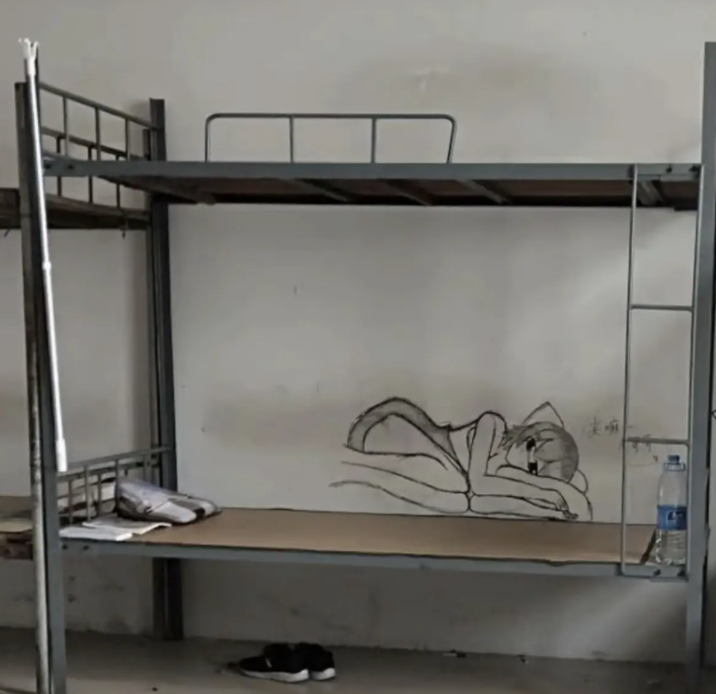 学长走了，把学姐留下了。
