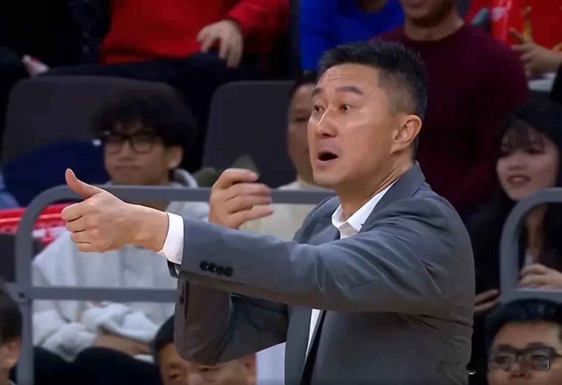 广东队收获意外之喜！射手变成“篮板王”，杜锋也是有点吃惊。CBA夏季联赛，广东
