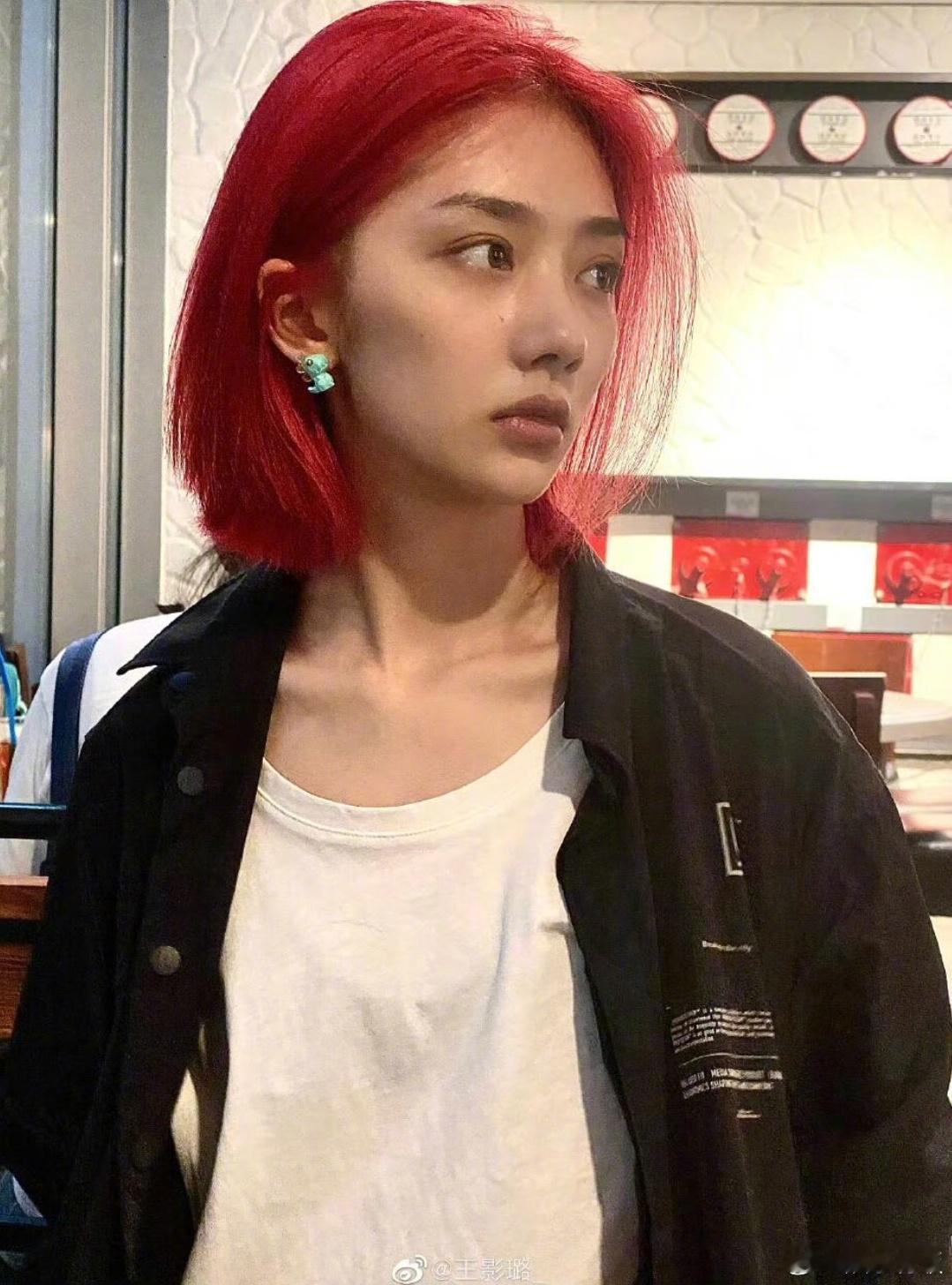王影璐早期反差感王影璐早期像没喝中药天呐，你跟我说这是！没想到姐姐早期这么帅啊