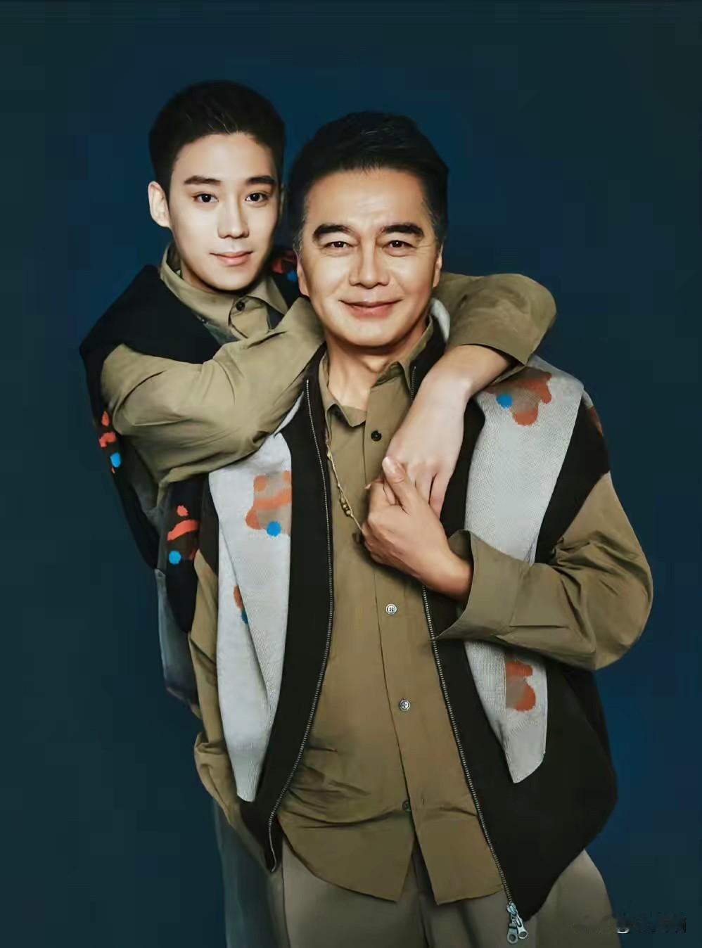 何晴之子许何首次发声：妈妈教会我最大的事，是带着伤痛温柔前行在母亲何晴的