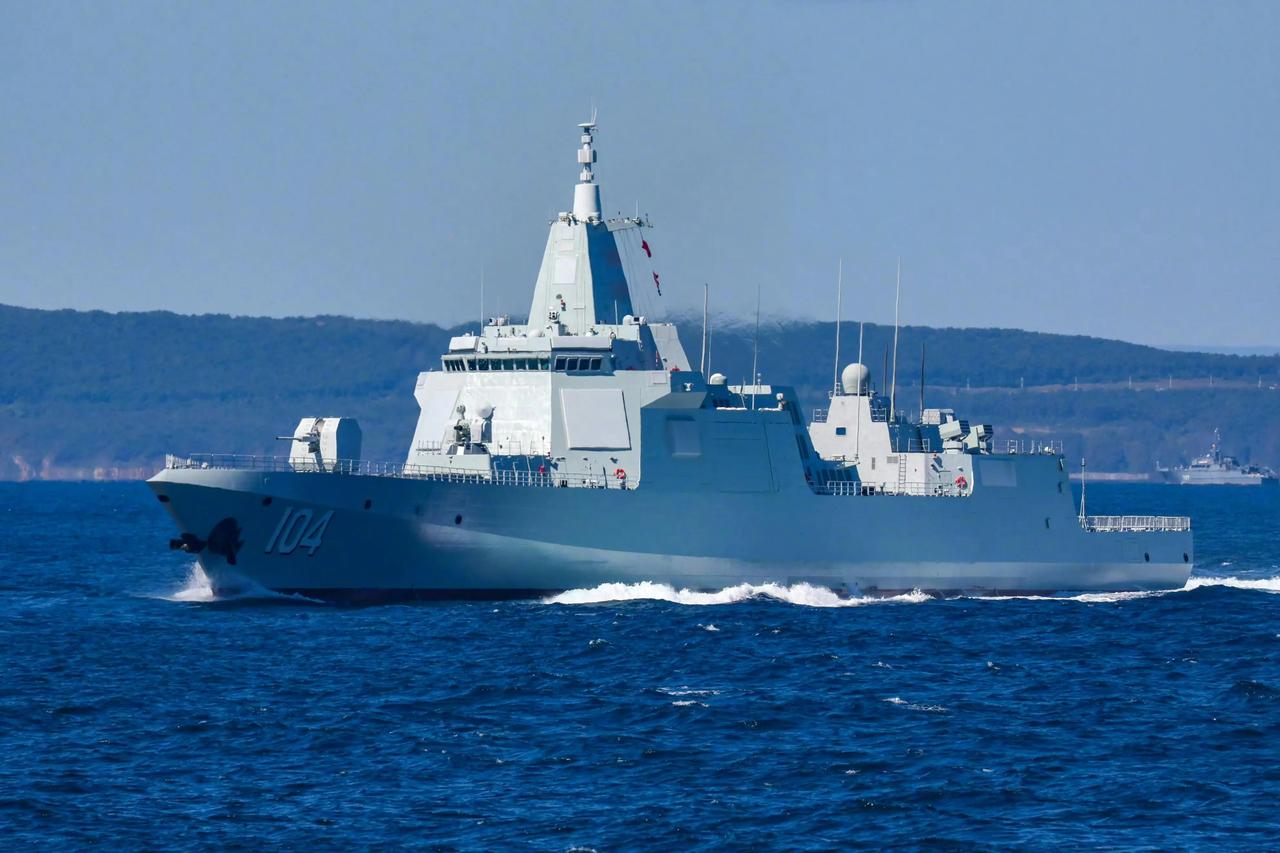 其实现在让美国最头疼的，既不是六代战机，也不是军舰大规模生产，而是055型大驱的