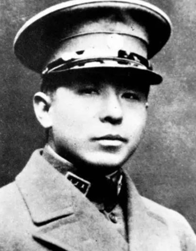 1916年，于凤至嫁给张学良。新婚夜，她对张学良说：“不许在外边沾花惹草。”张学