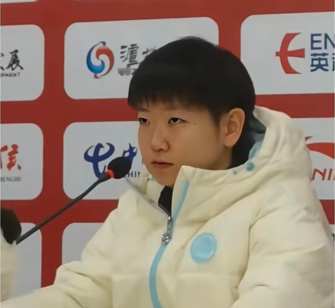 赛后采访的时候，莎莎把气护头的这一幕又把网友感动到了他们对彼此的爱，永远拿得出手