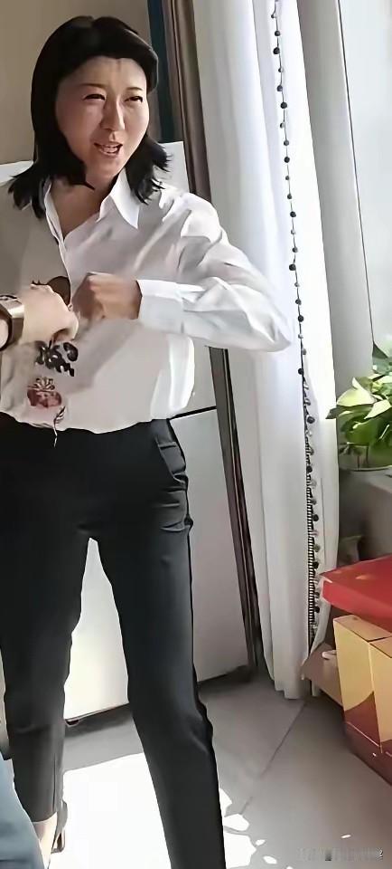 春节晚会抛弃相声，是给冯巩拆台吗？2026年的马年春晚，没有了