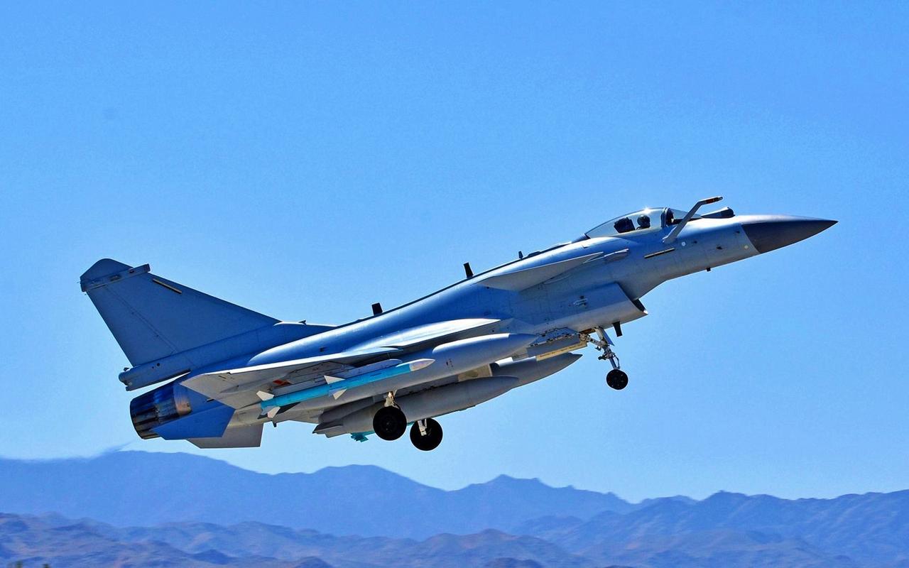 歼10C战机外销终究还是落空了!印巴空战，歼10C击落多架法国“阵风”战机，令