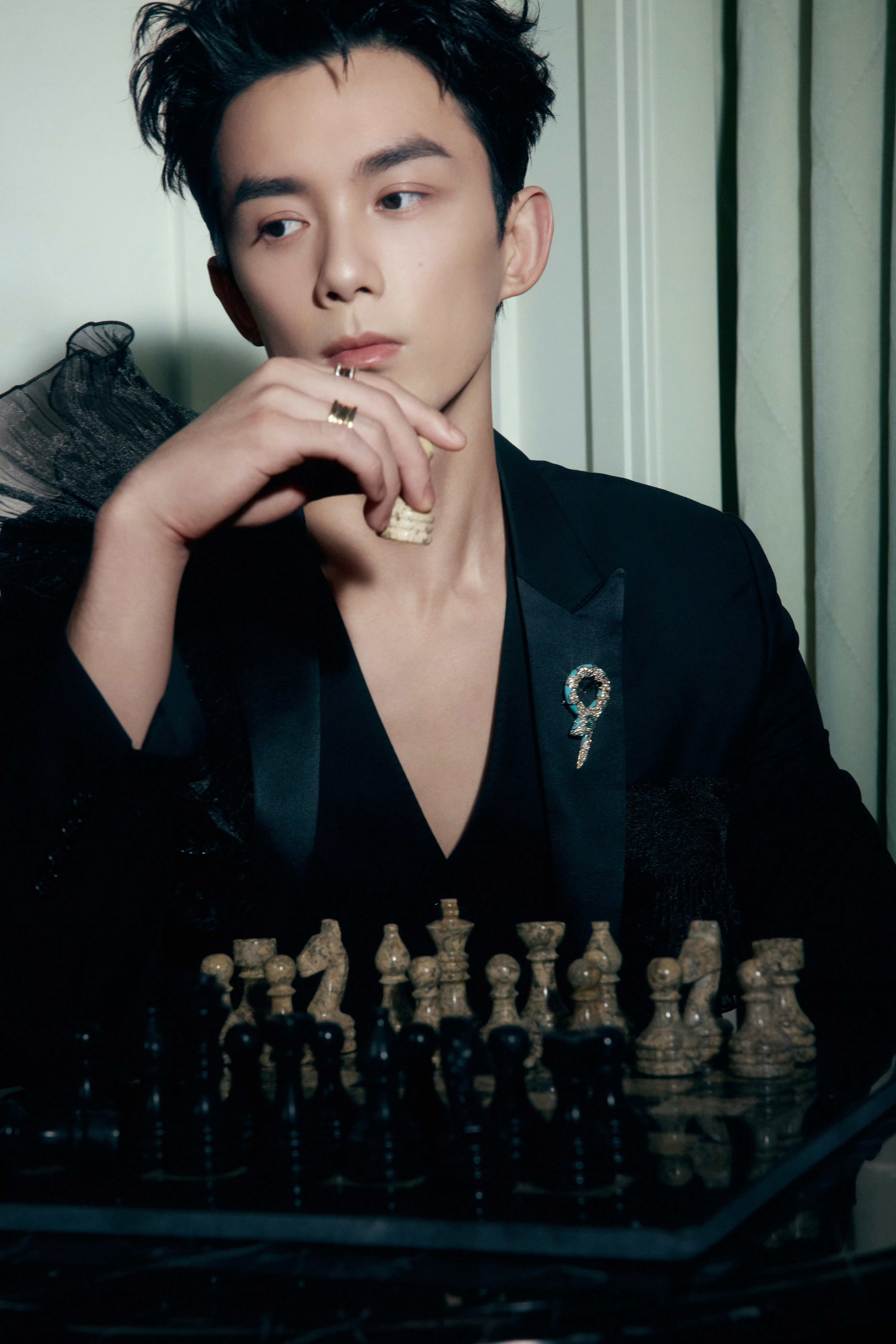 吴磊1226生日快乐携勇气破万关，不忘初心，披荆斩棘。祝四川演员生日快乐🎂！