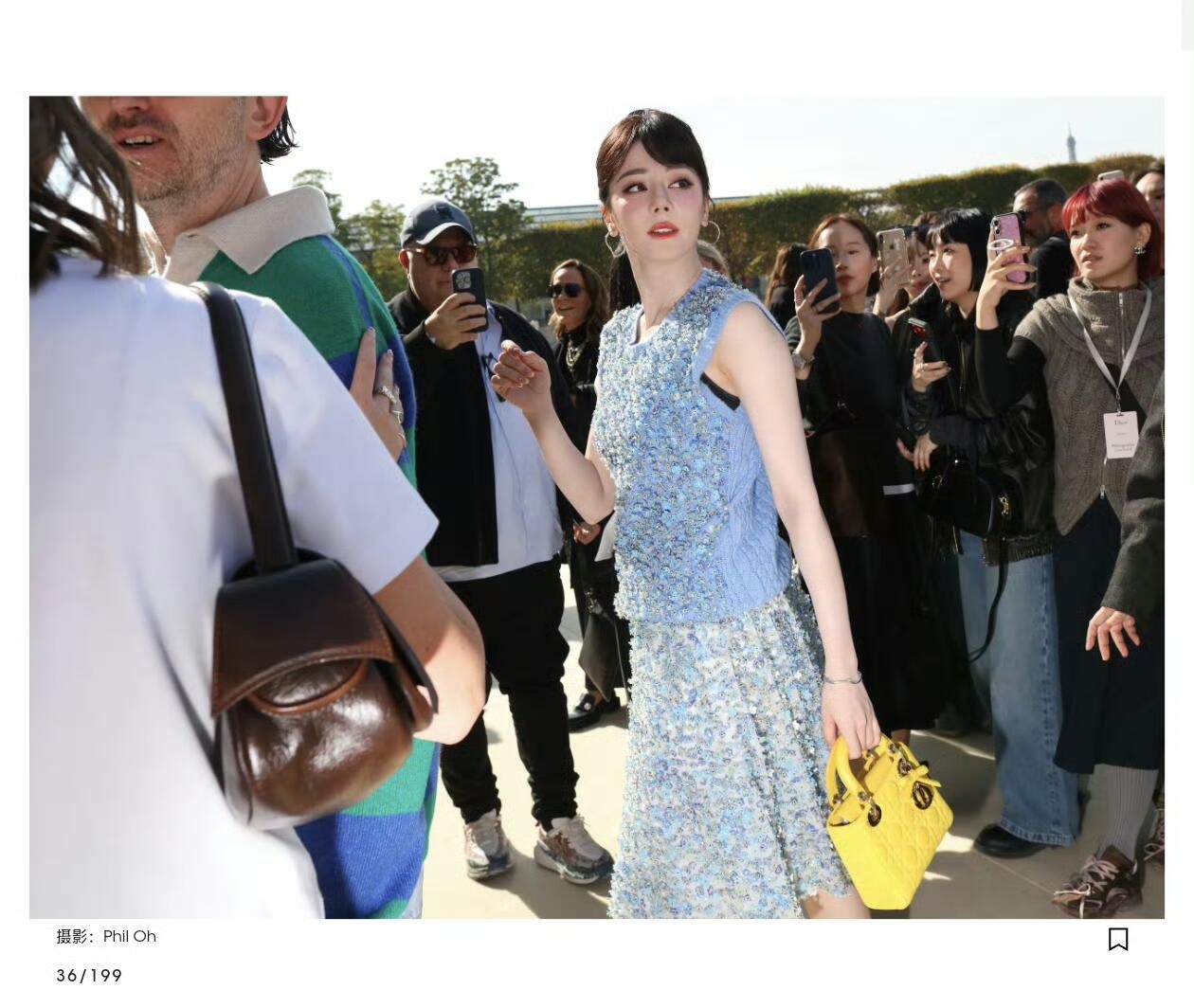 迪丽热巴入选美版VOGUE本季最佳街拍造型来自母版VOGUE最新更新的