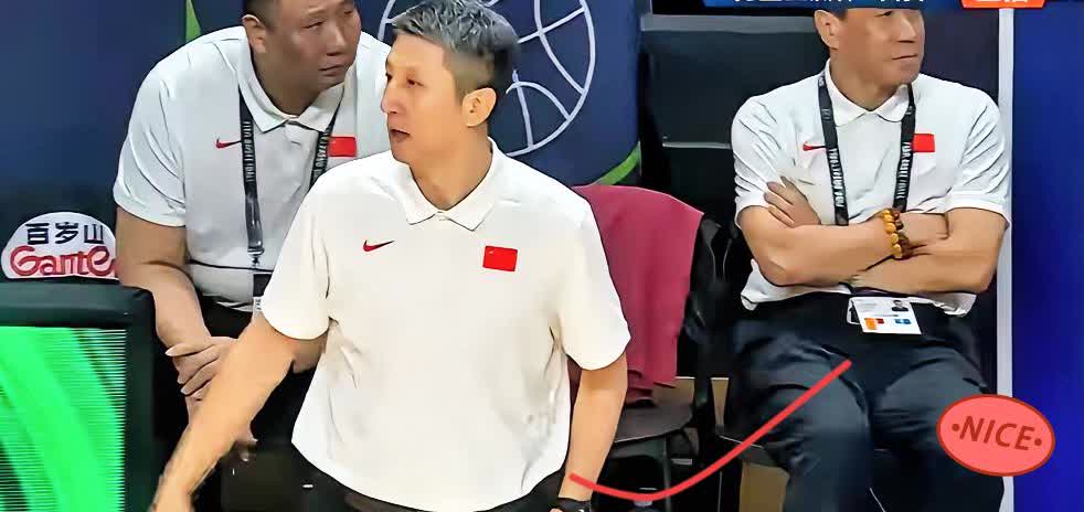 中国男篮银牌挂脖子刚捂热，篮协主席郭振明抖了件事。郭士强跑遍CBA挑人，回来