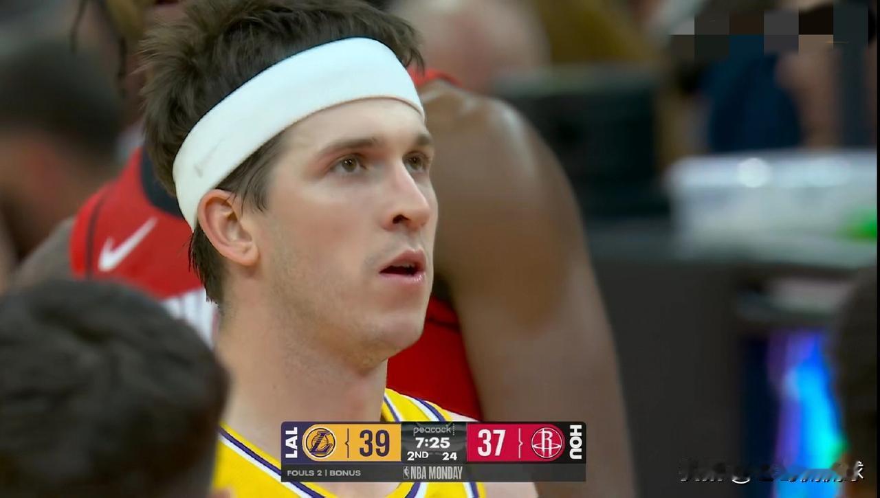 湖人超级后卫里弗斯真是大失水准！虽然今天湖人在客场以100：92击败火箭，但是里