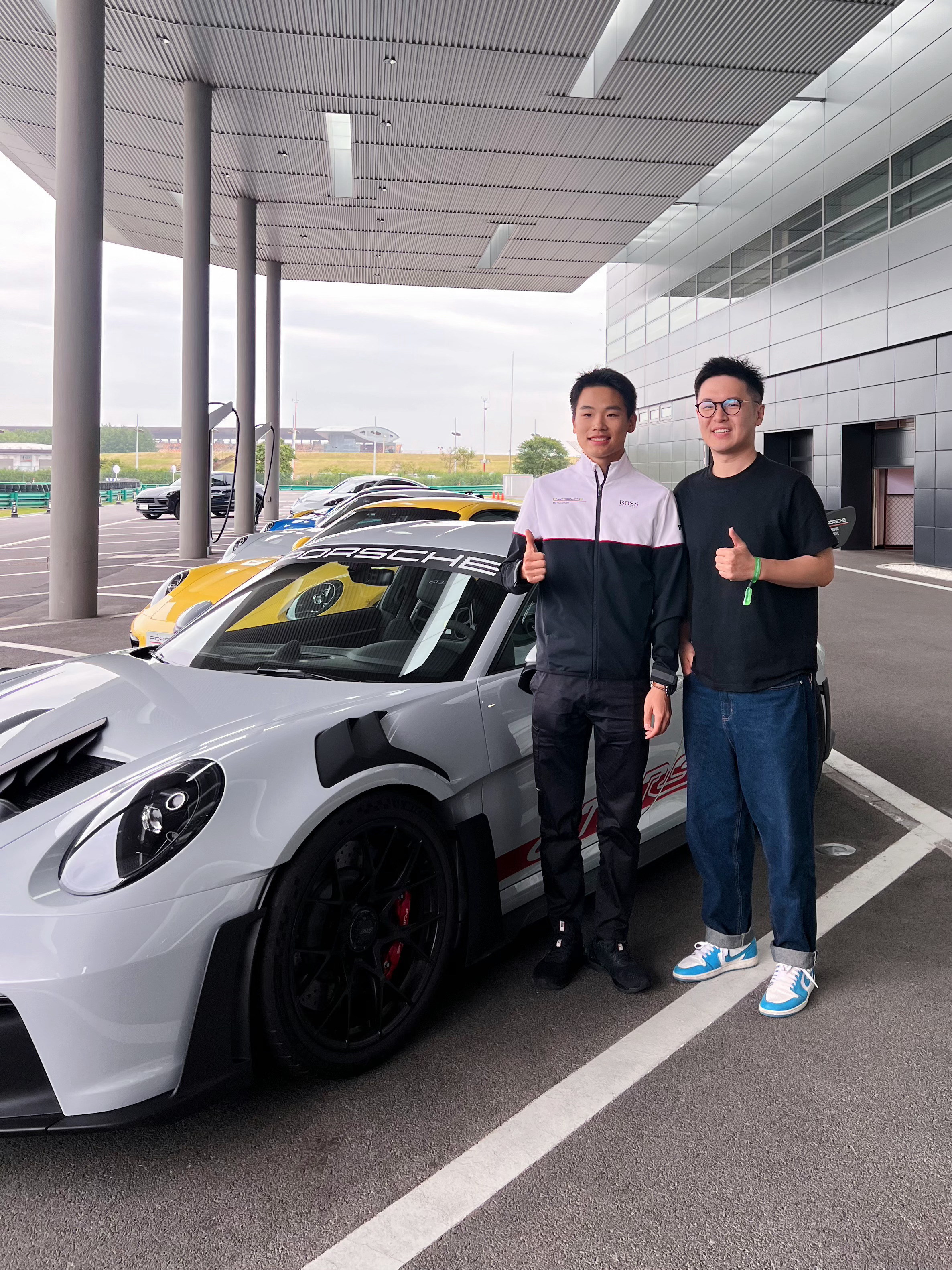 2023年5月的一张合照，一直没发，存在相册里。当年是叶一飞跑勒芒Hyperca