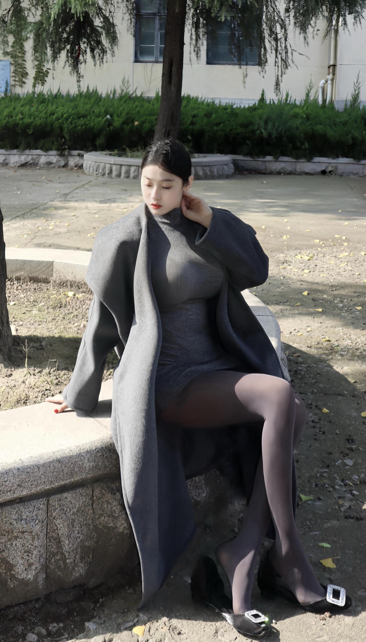 冬天无法拒绝的厚灰穿搭！