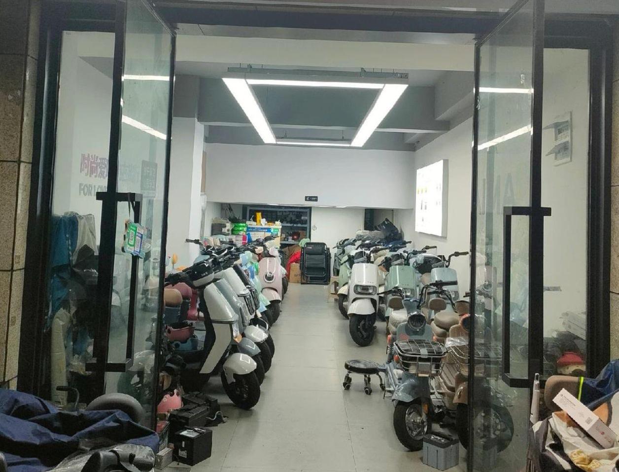 两轮电动车8大品牌被北京市场监管局“请喝茶”！电动车改装黑产遭重拳线上看视频