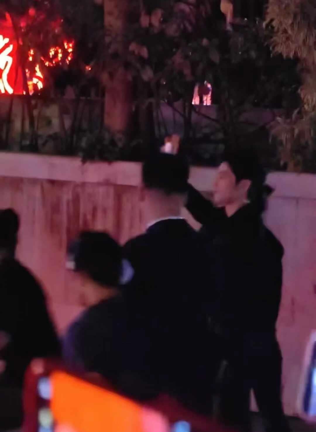 是moment也是forever肖战ysl偏心护手霜香港线下活动日常