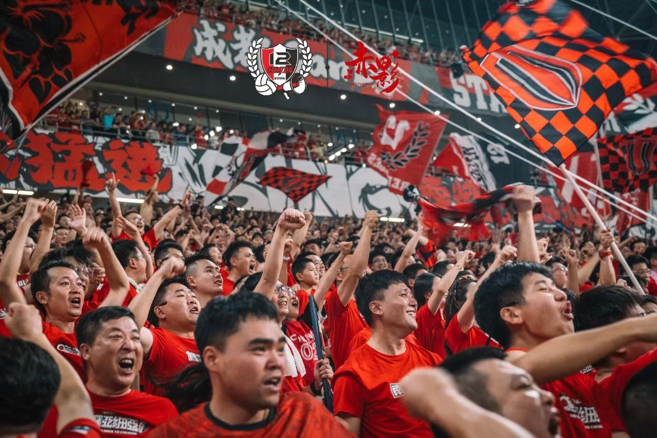 都快3年多了，凤凰山怎么还那么严？记得2022赛季最后一轮，成都蓉城就开始用凤