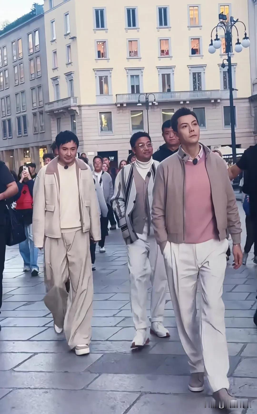 怪不得贾冰要减肥,这是减了个肥吗?这简直是换了个人啊!贾冰和沈腾,陈伟霆等人一