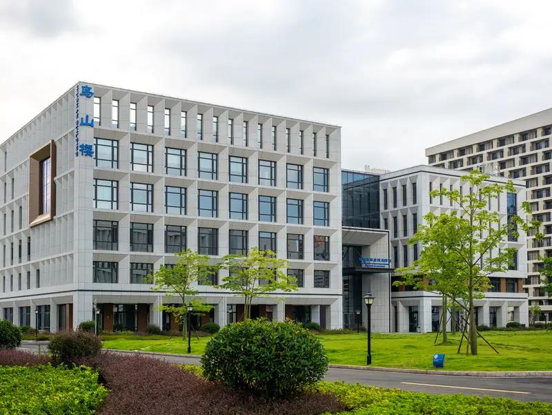 岩山科技由于今天的犹豫让我错失了买卖时机。今天岩山科技7.71低开，全天最高