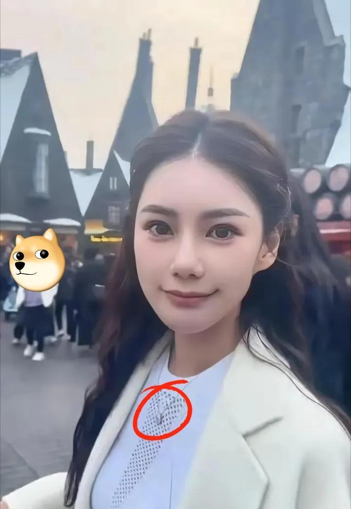 原定于5月份的婚礼，已经被搁置。发生在马筱梅身上的第一个情感故事，是她和前夫哥