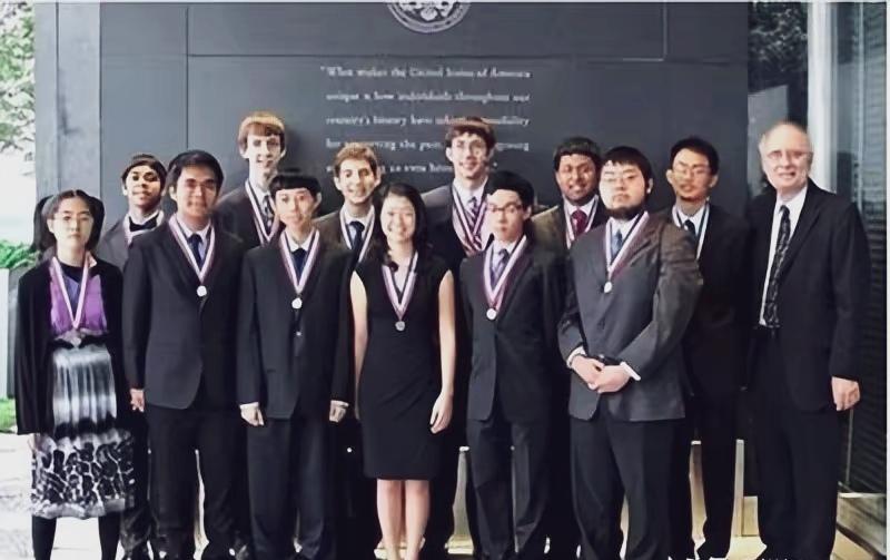 明明精英都在往美国跑，为啥中美差距反变小了？我一直觉得，这几年网络上有个很矛