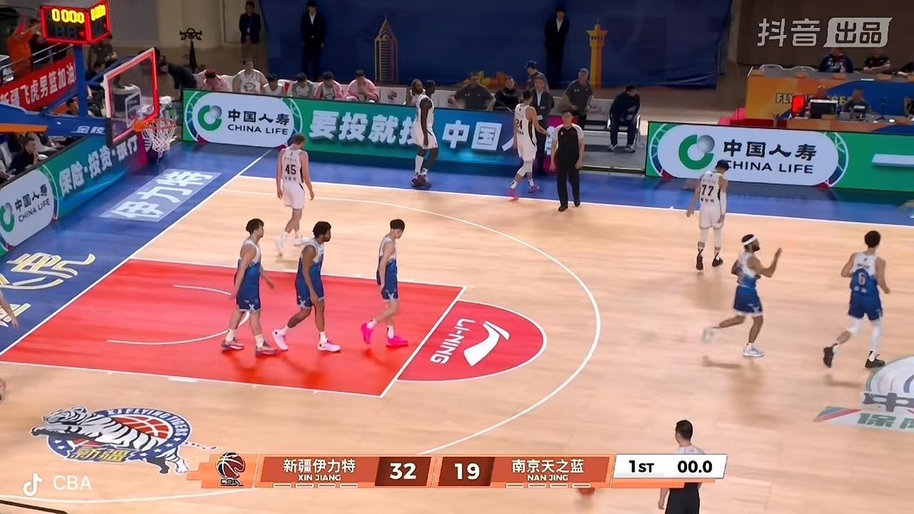 劳道！新疆飞虎男篮第一节比赛领先！在刚刚进行的新疆飞虎男篮主