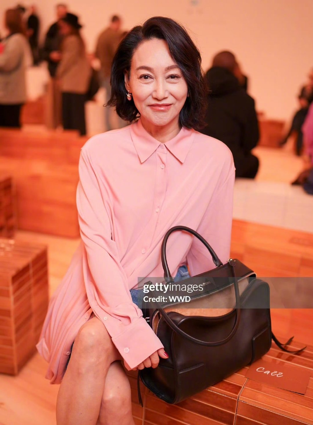 巴黎时装周LOEWE2026春夏女装秀内场G社生图：惠英红、王一博、陈都灵