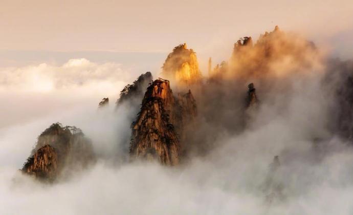 黄山云海，让人叹为观止。