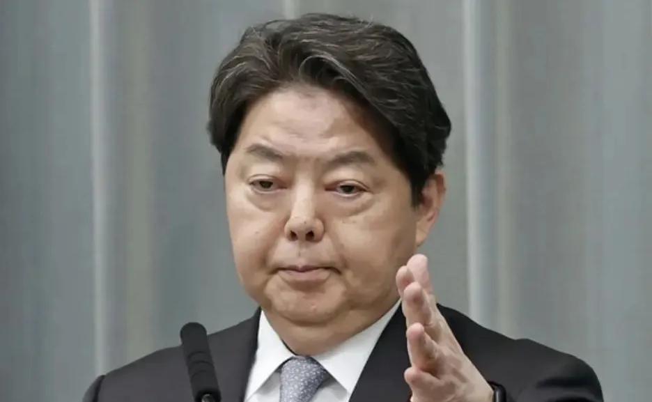 日本这次不满了！来自联合早报5月9日消息说，在中俄发表联合声明点名日本后，日本官