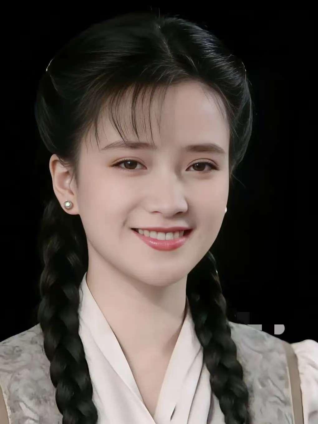 何晴离婚时，儿子没跟她，但她留给儿子的，远不止两套房两家公司，何晴给了儿子满