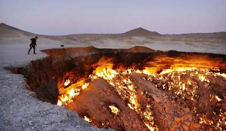 新疆地下烧了129年的火，灭掉后，却挖出了一个更大的"秘密"。夏天自驾去新疆