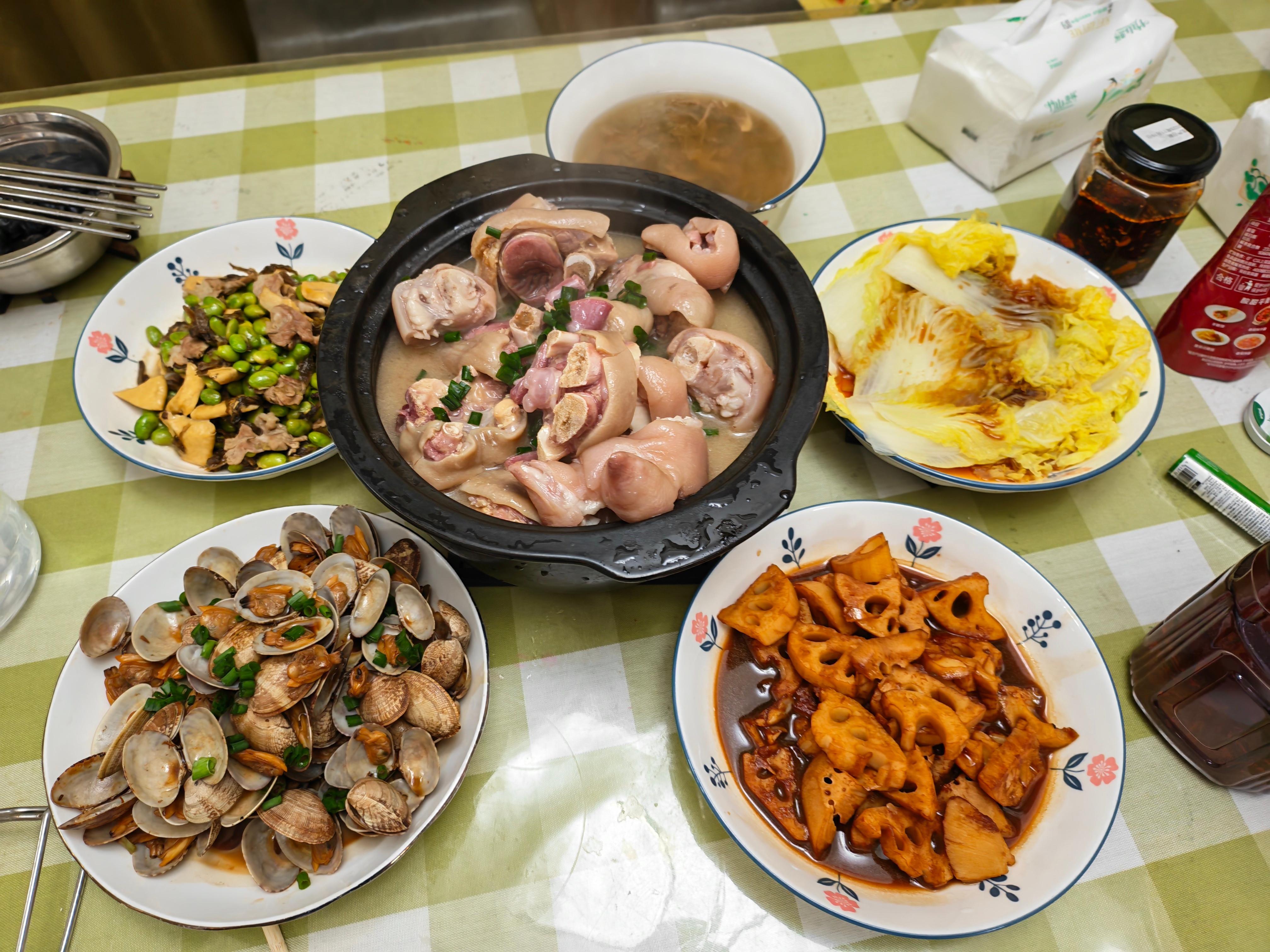 这两天吃的巨好咸猪脚烧新鲜猪脚抖音上自学的卤鸭卤鸡爪，简直绝了