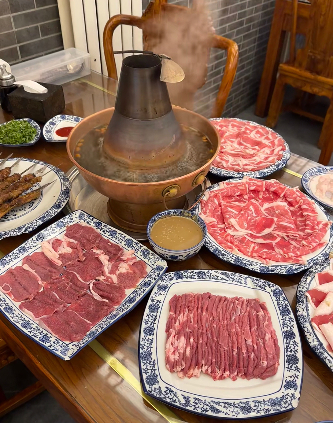 美食榜不再是吃不起的样子国庆终于有靠谱的逛吃指南啦！高德这份榜单人均才83元，