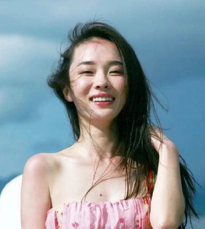 她和李小璐早期，我称之为纯欲的神…​​​