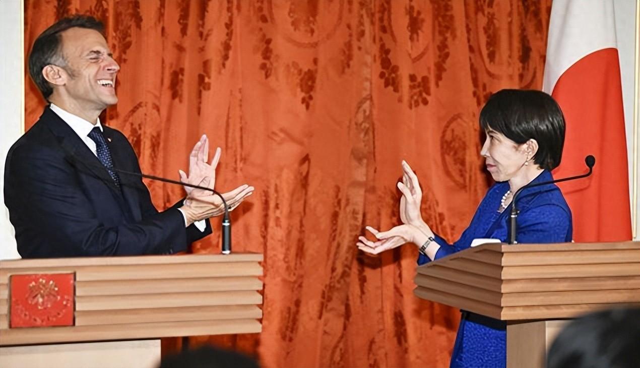 马克龙站队？ 4月1日，两人签了联合声明，死盯关键矿产供应链，要在稀土精炼项