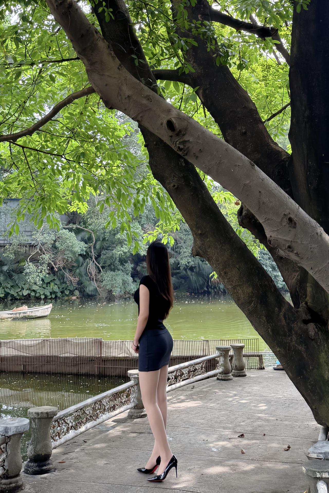 穿高跟鞋到底要不要穿袜子