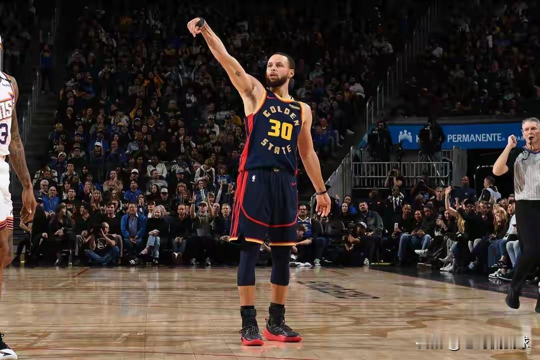 下面是一条关于勇士巨星库里的新消息！今天勇士主帅科尔在接受媒体采访时，聊到了爱将