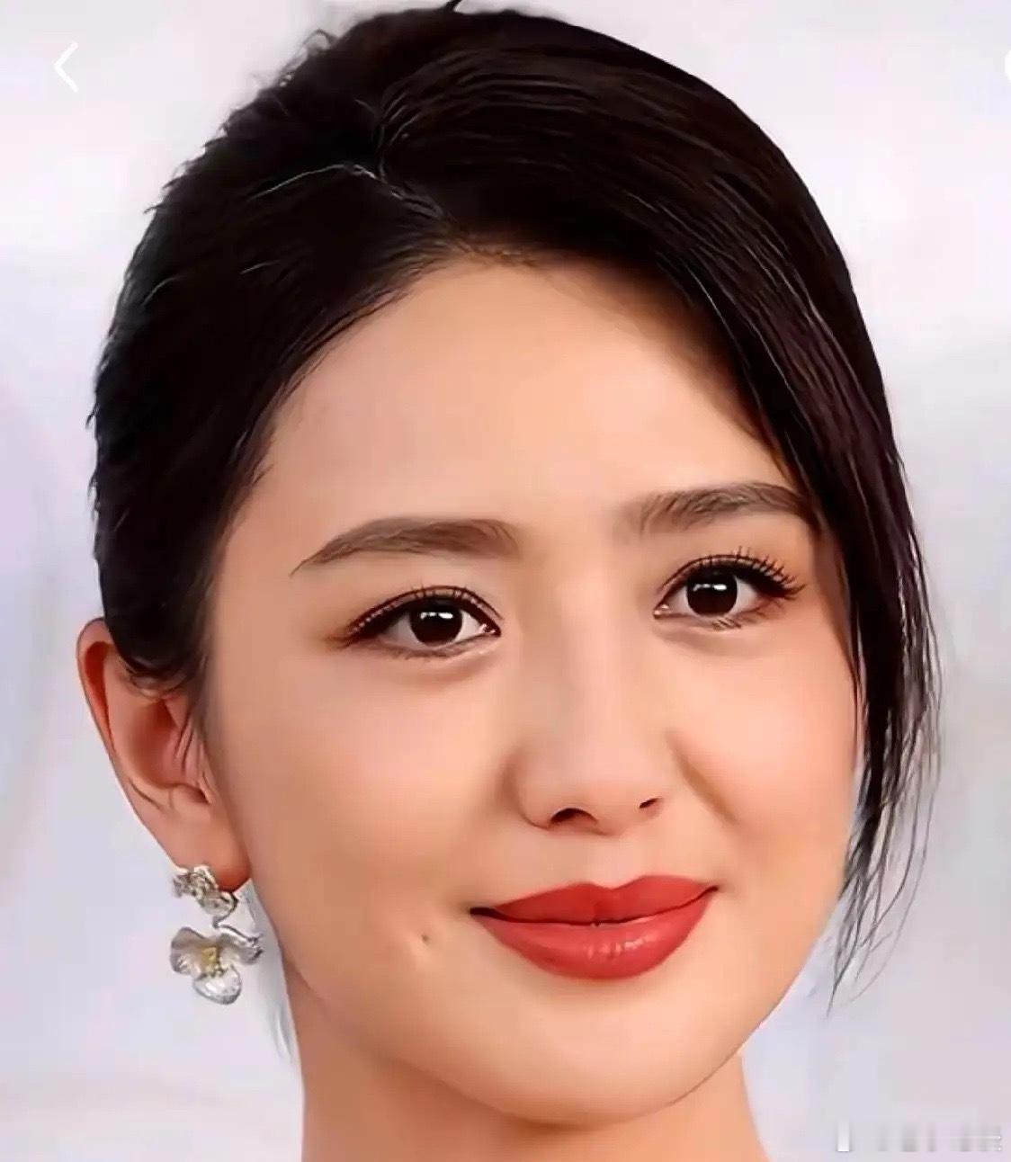 我表姐亲眼见过佟丽娅，她就跟我说了一句大实话，我直接目瞪口呆！她说佟丽娅根本不是