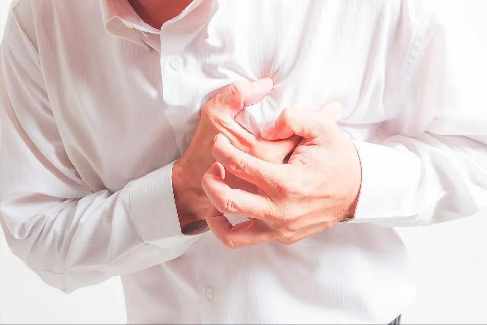 心脏不好看脸就知道？医生提醒：脸上若出现这3个表现，及早检查脸色平时顶多被当