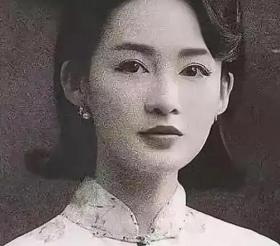 1918年，广东女子结婚6年不能生育，被骂"绝户"赶出家门，不料，却被年轻军官求