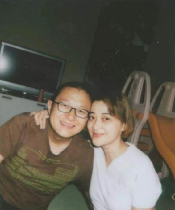 2012年，梅婷突然对秦昊说：“我特别喜欢那个摄影师，你帮我问问呗？”秦昊却拒绝