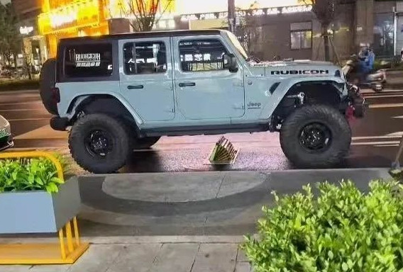 这就是底盘高的好处吗？