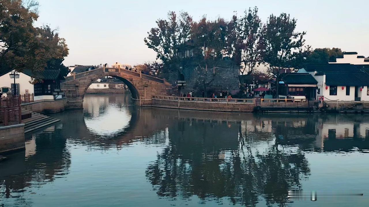 意料之中，周二武汉地铁客流量未达400万人次，为392万多[呲牙笑][呲牙笑][呲牙