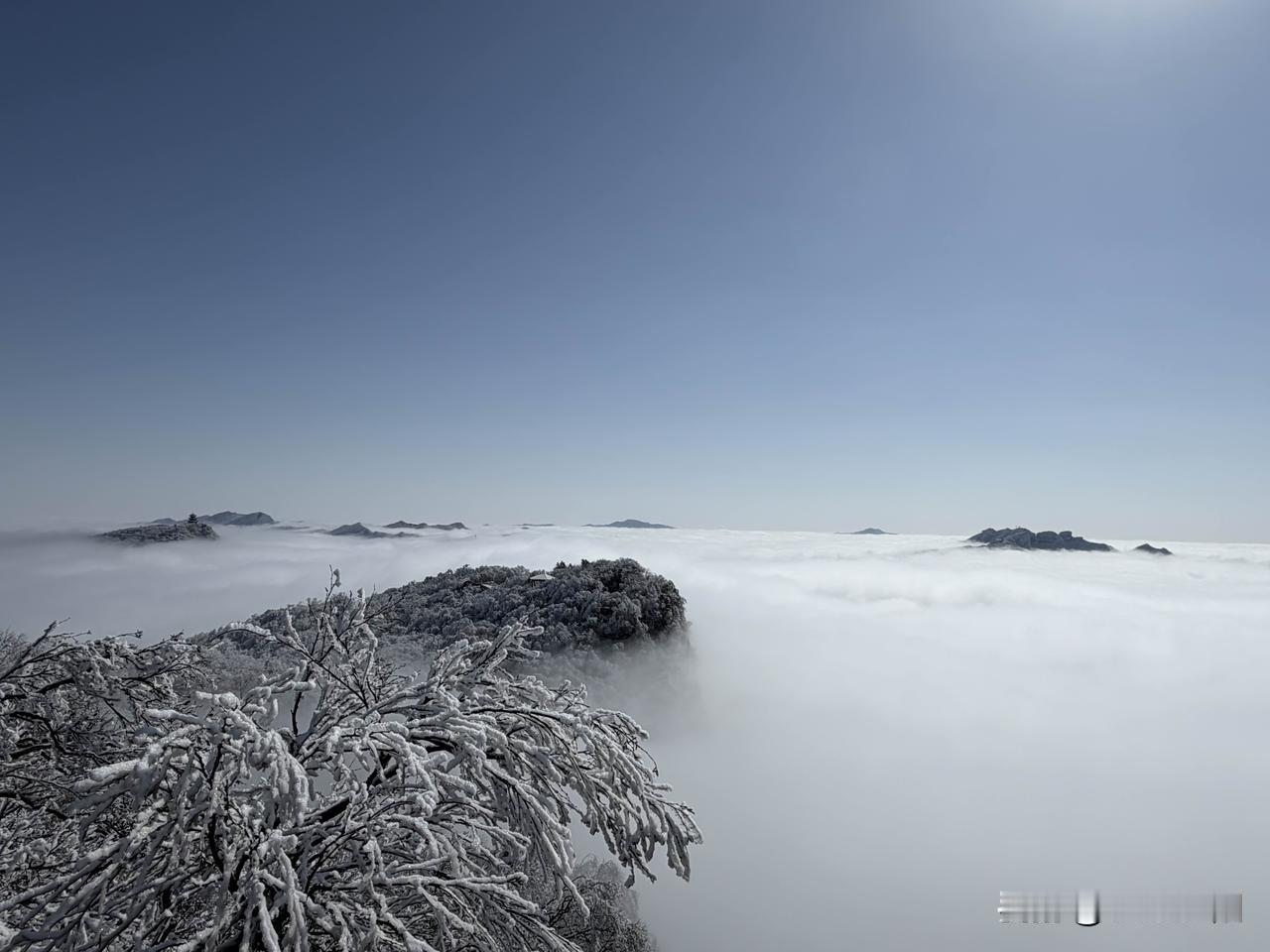今年冬天的不同雪景云端之上龙头山