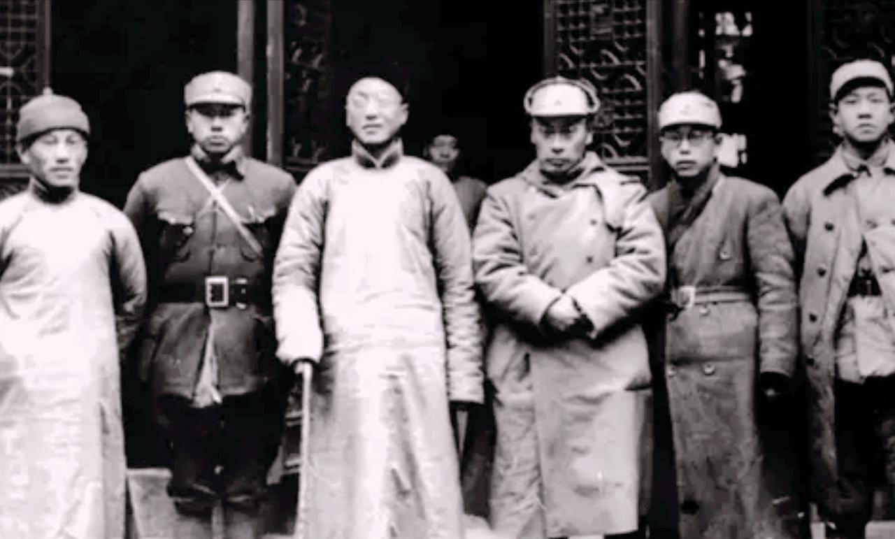 1996年，原总政文化部体育处处长王昊回忆：“1944年，陈老总返回延安，与伟人