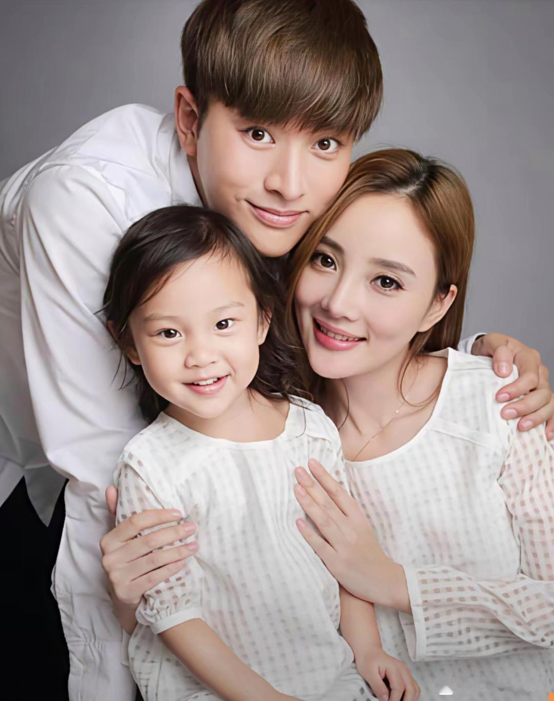 出轨就是出轨，再哭也不会改变这是既定的事实，或许你们离婚是18年，但是李小璐出轨
