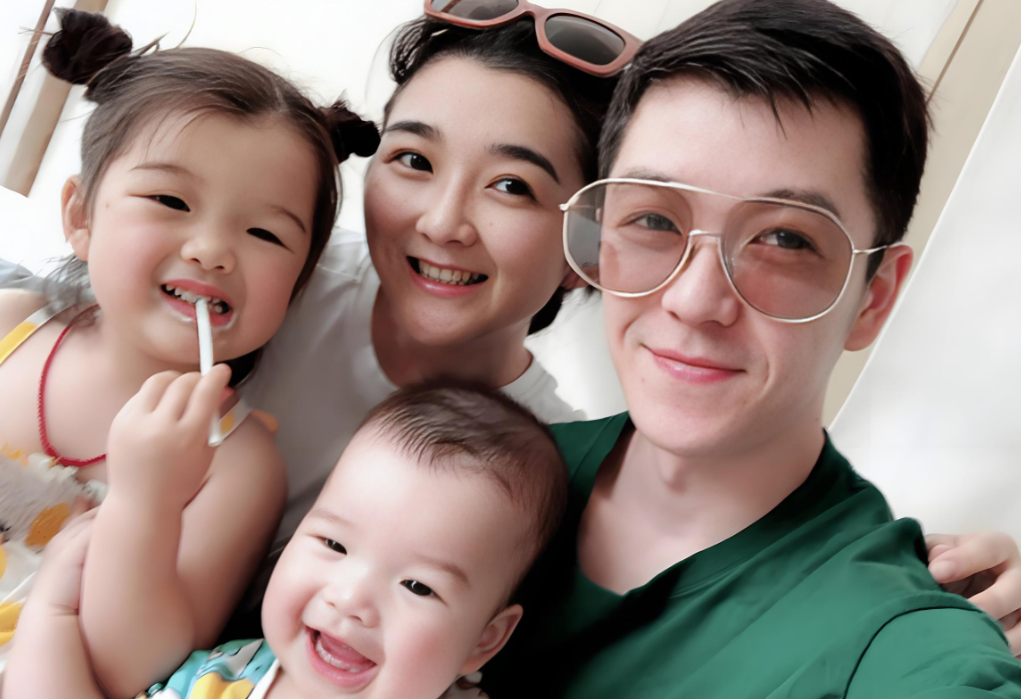 2017年，王栎鑫对怀孕妻子说：生完二胎去找你最爱的人吧！吴雅婷愣住，以为王栎鑫在和他开玩笑，但王栎