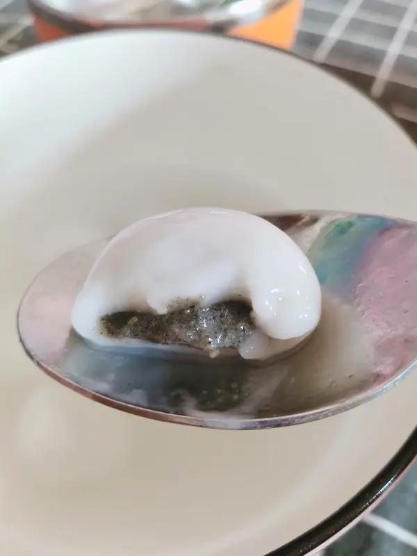 年轻人有自己的汤圆吃法还在只会水煮汤圆？太out了！今年元宵，年轻人把汤圆玩